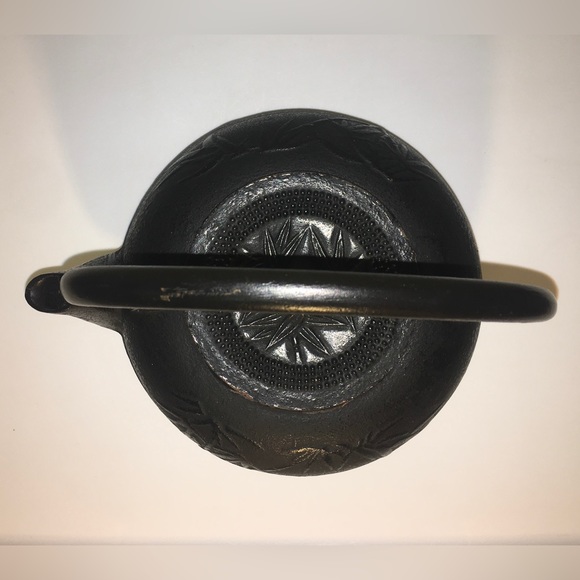 Cast Iron Japanese Tetsu Kyushu Tea Pot - Picture 5 of 12
